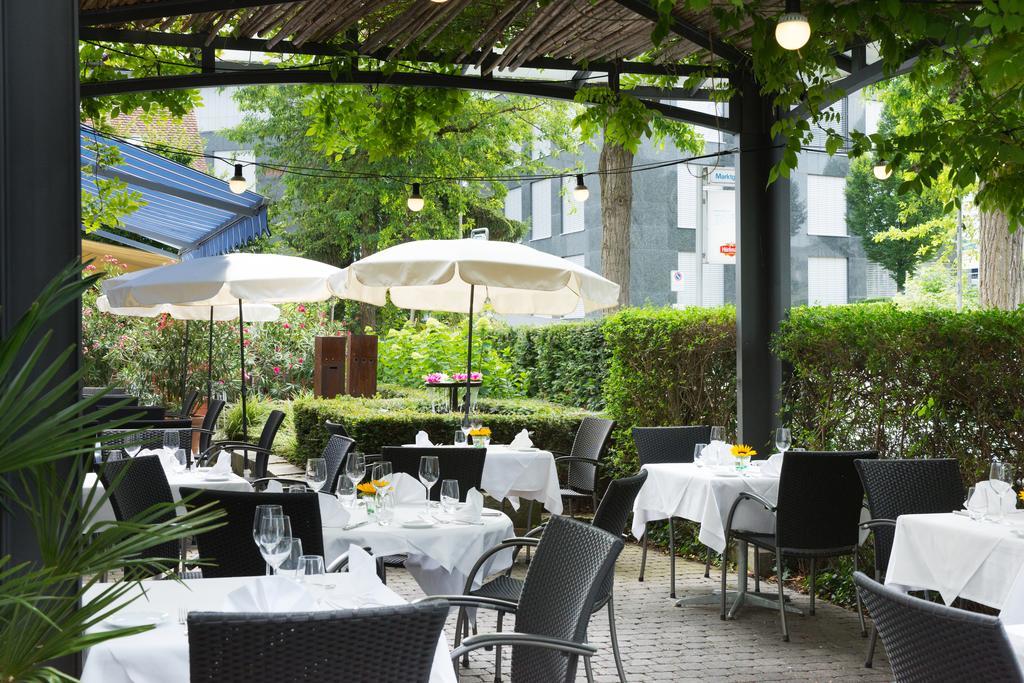 Hotel Fly Away Kloten Restaurante foto