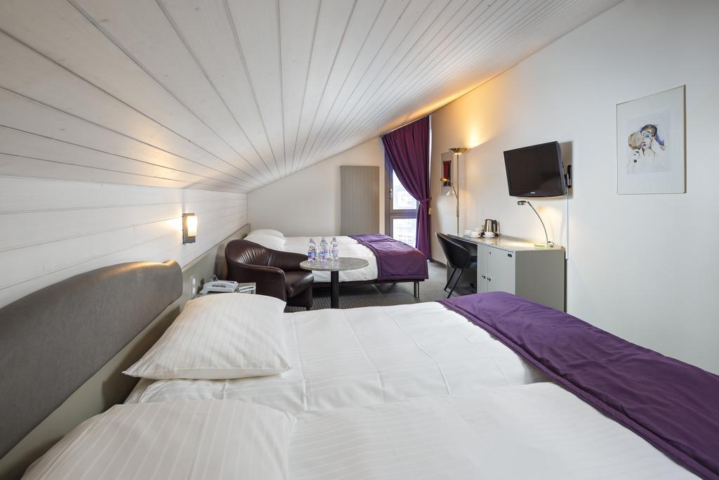 Hotel Fly Away Kloten Exterior foto