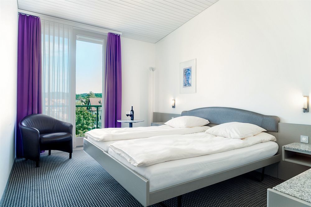 Hotel Fly Away Kloten Exterior foto
