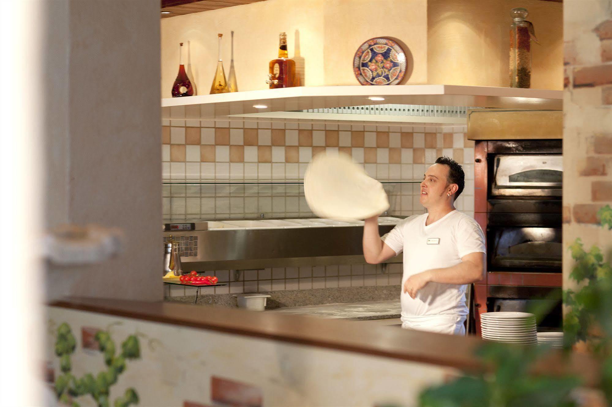 Hotel Fly Away Kloten Restaurante foto